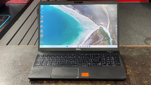 Dell Latitude 5700 Core i5 8th 16gb 15.6" Windows 11 Laptop ACL405